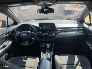 Toyota C-HR 2018 Blue