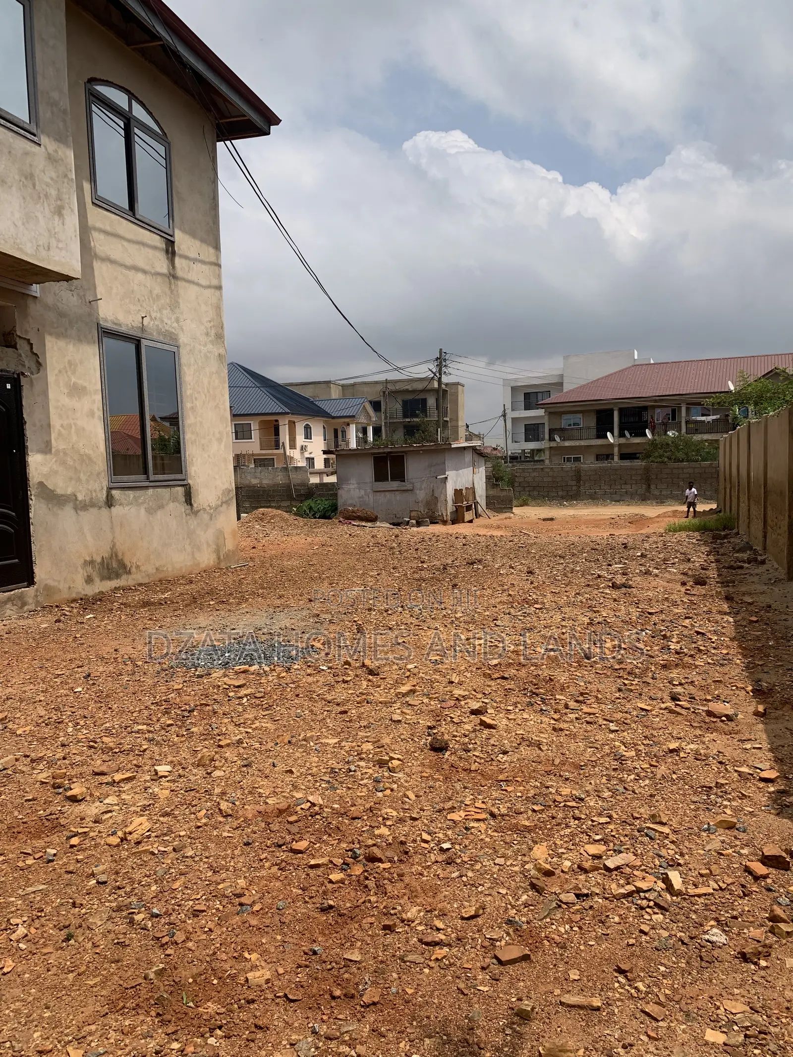 6bdrm Apartment in Hfc Estate, Spintex for sale