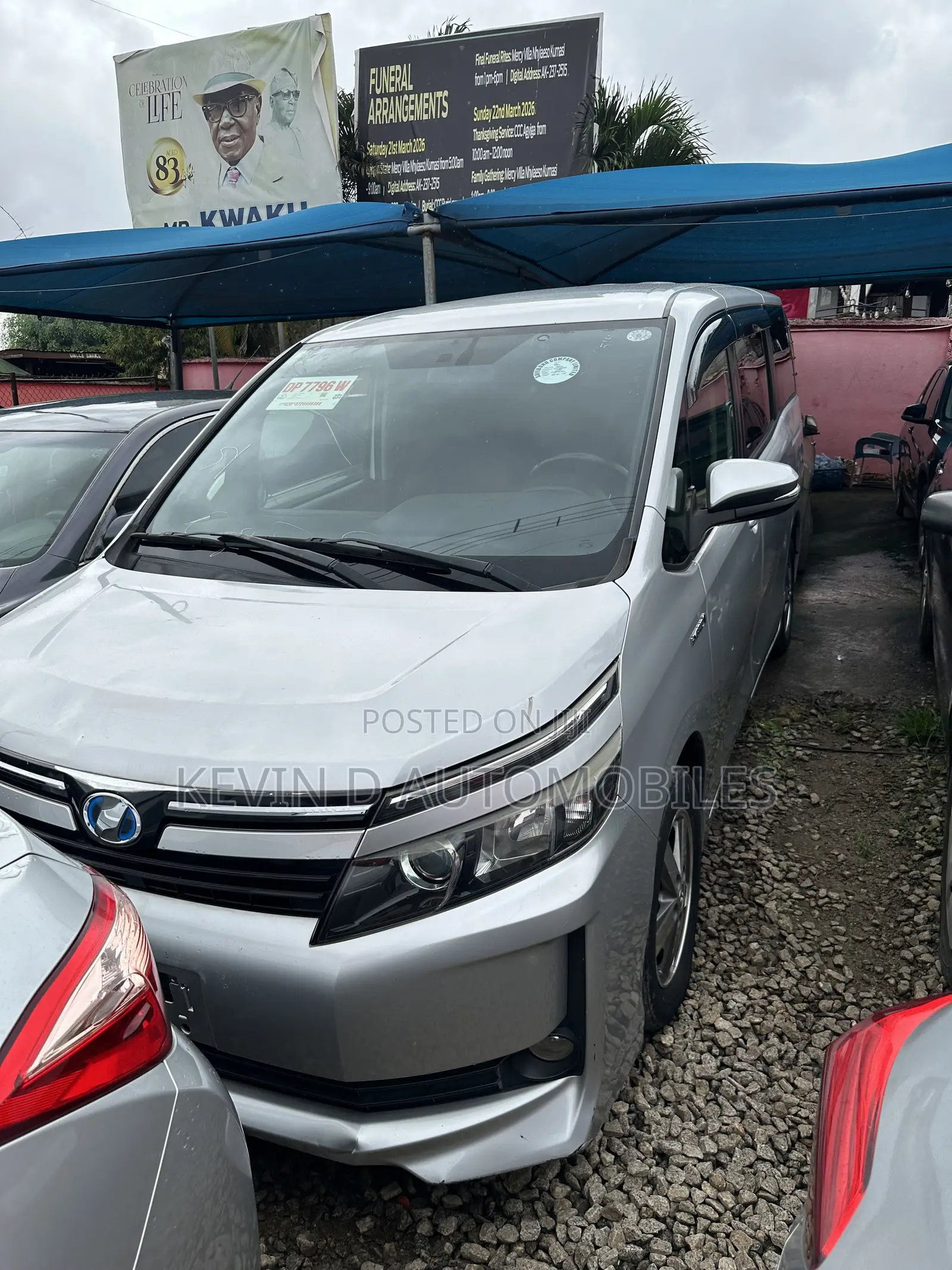 Toyota Voxy Hybrid ZS Kirameki 2WD 7-Seater 2017 Silver