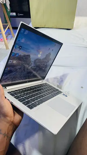 Laptop HP EliteBook 840 G9 16GB Intel Core i5 SSD 256GB