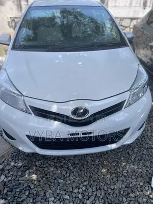 Toyota Vitz 2013 White