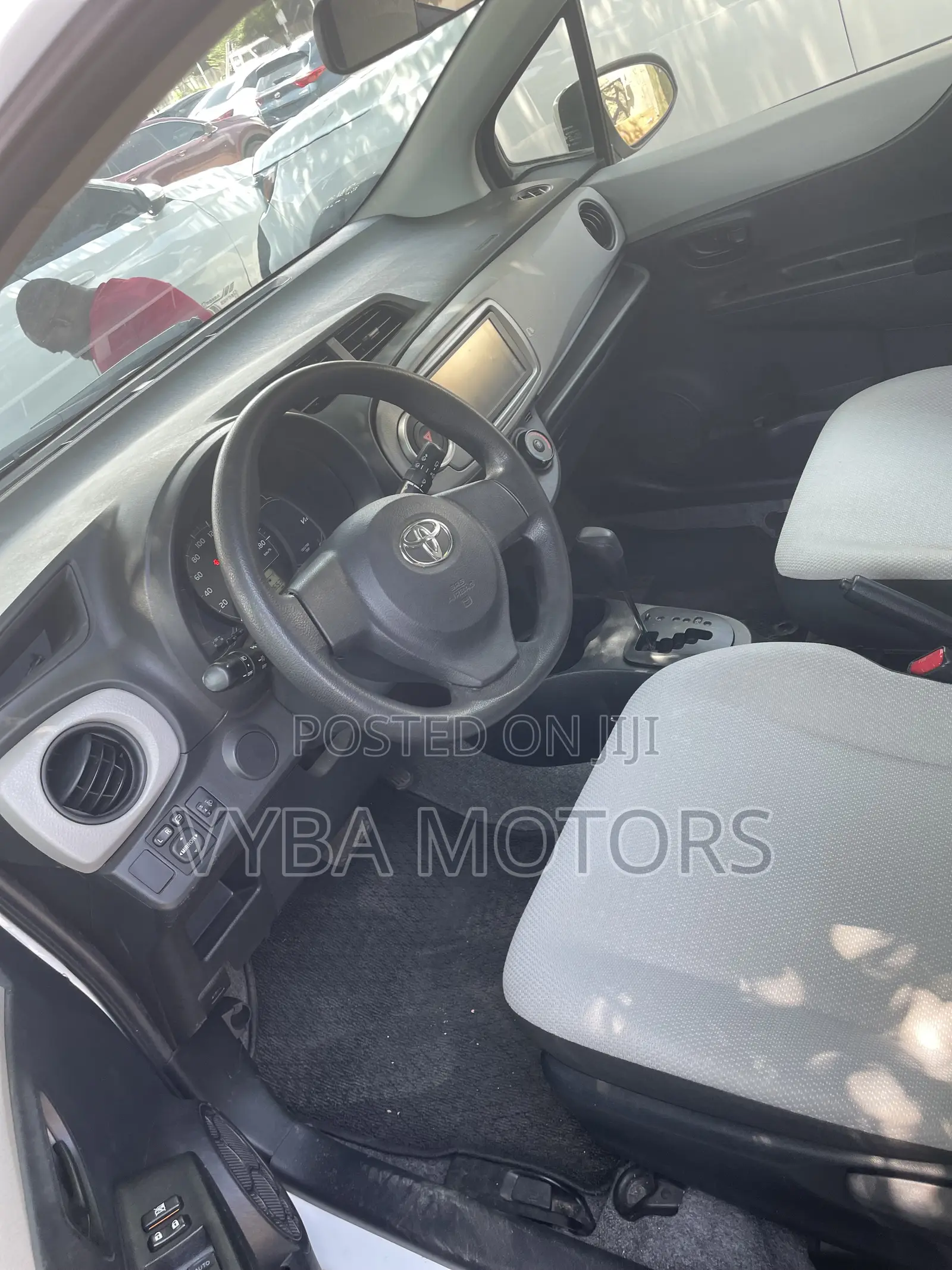 Toyota Vitz 2013 White