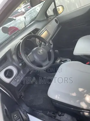 Toyota Vitz 2013 White