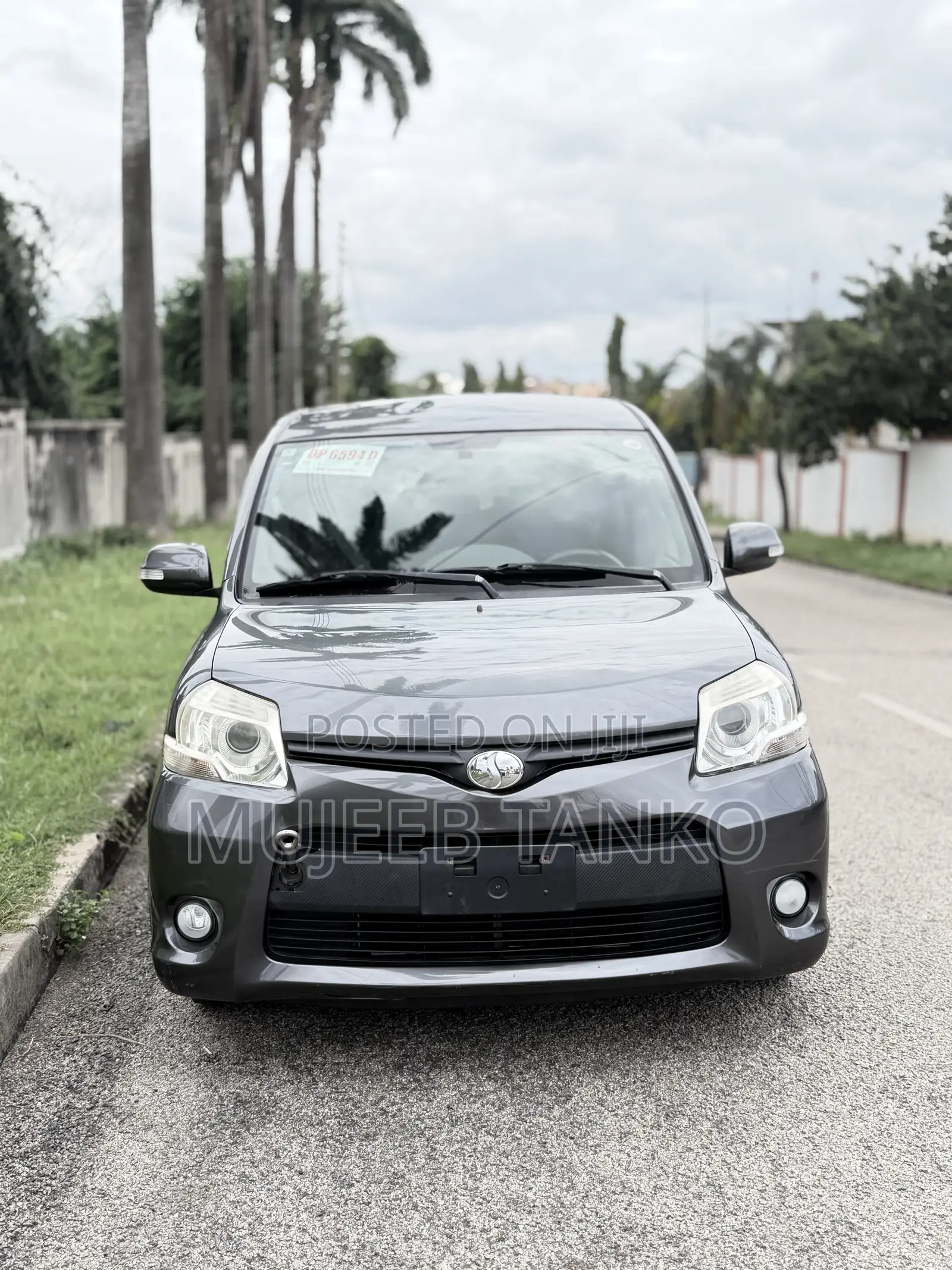Toyota Sienta 1.5 AWD 2012 Gray
