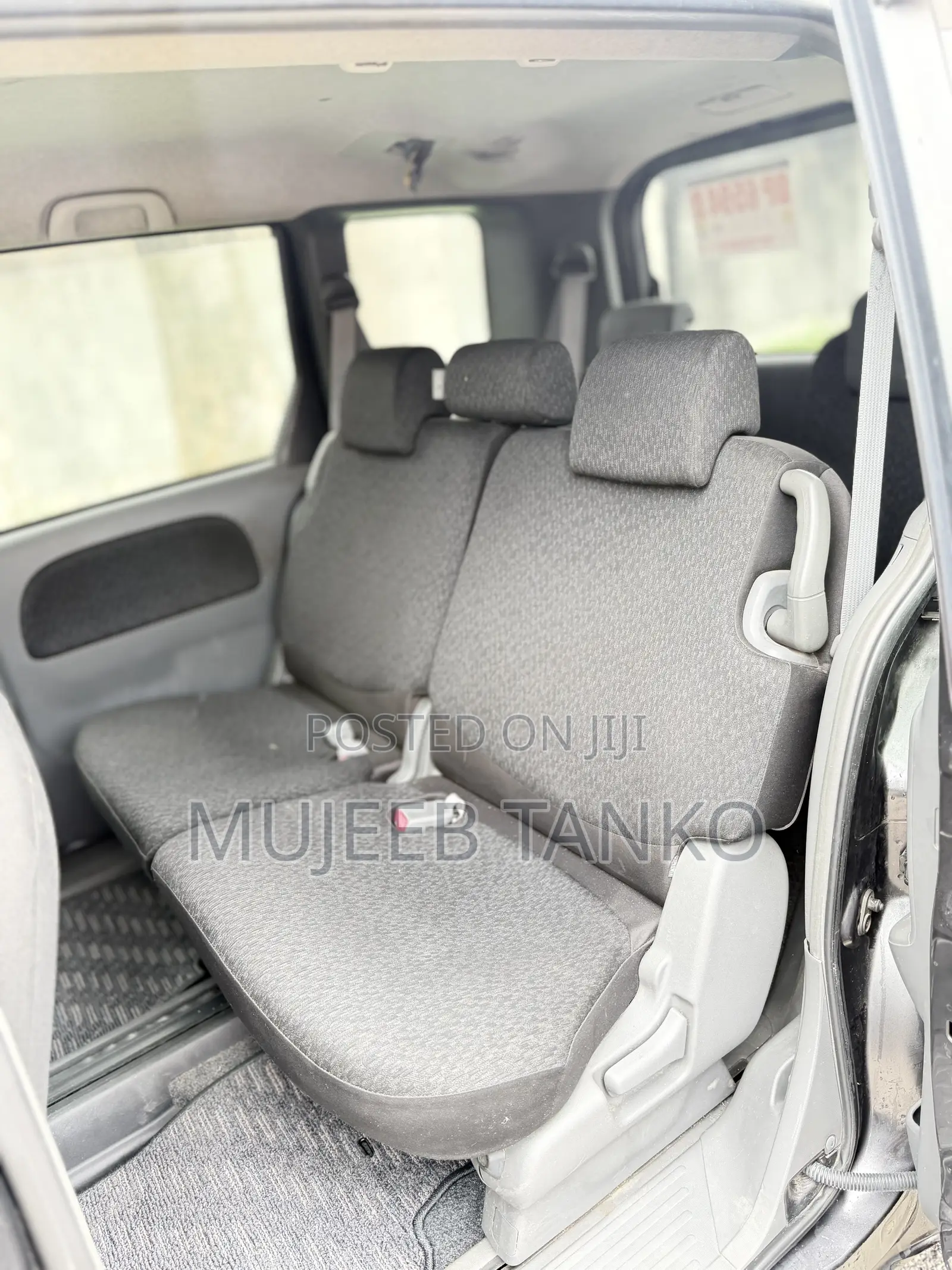 Toyota Sienta 1.5 AWD 2012 Gray