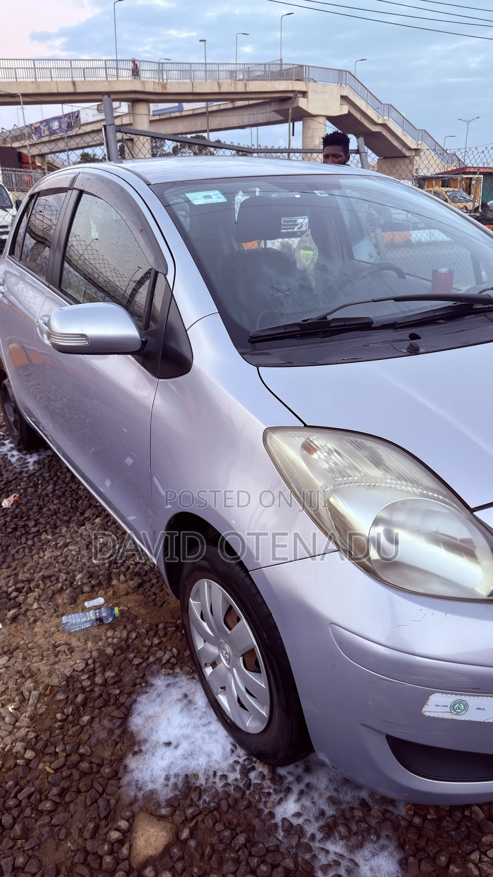 Toyota Vitz 1.3 FWD 5dr 2010 Purple