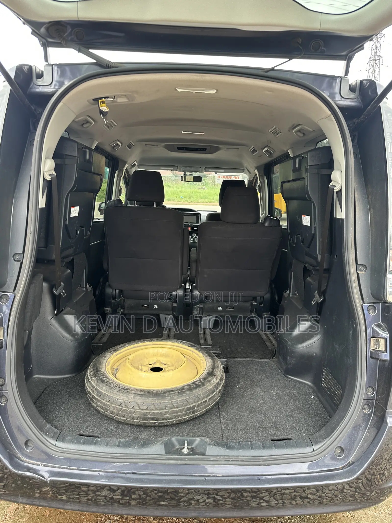 Toyota Sienta 1.5 AWD 2013 Gray