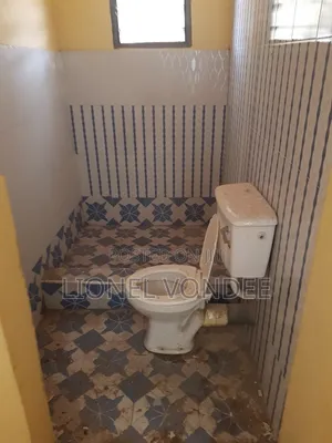1bdrm House in New Town for rent