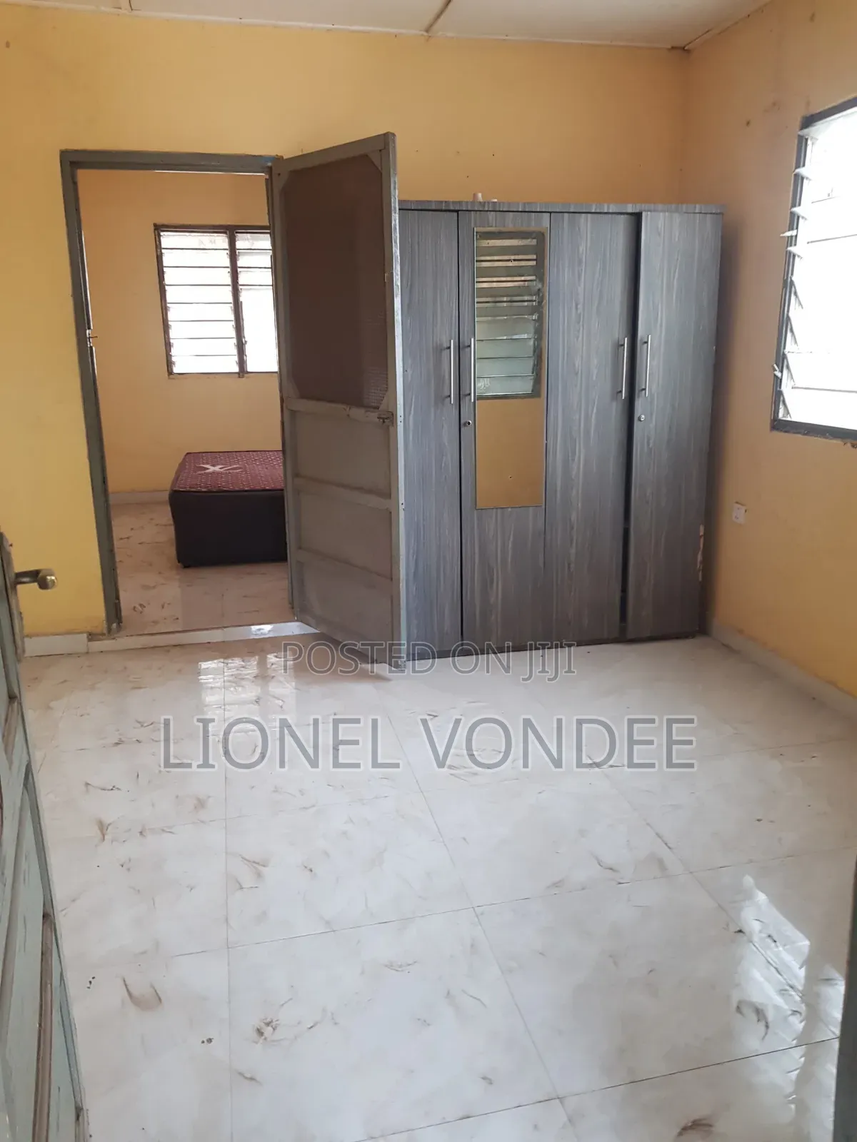 1bdrm House in New Town for rent