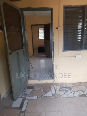 1bdrm House in New Town for rent