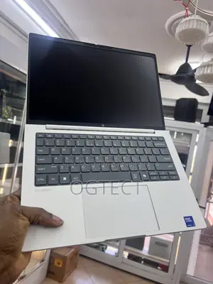 Laptop HP EliteBook 8 G1i 16GB Intel Core Ultra 7 SSD 512GB