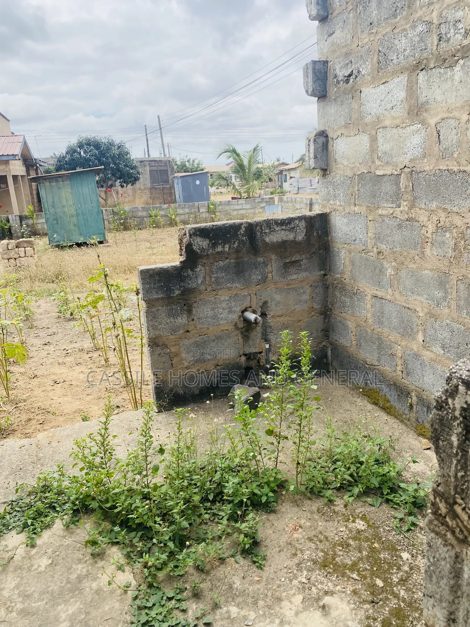 7bdrm Apartment in Peaceland Hills, Ashaiman Municipal for sale