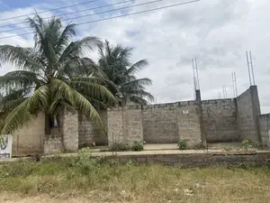 7bdrm Apartment in Peaceland Hills, Ashaiman Municipal for sale