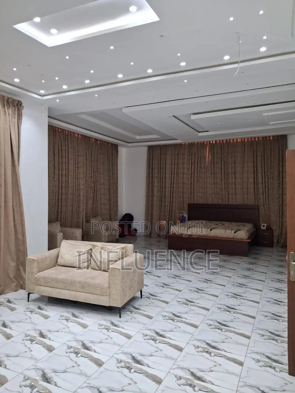 10bdrm House in Adjirigano, East Legon for sale