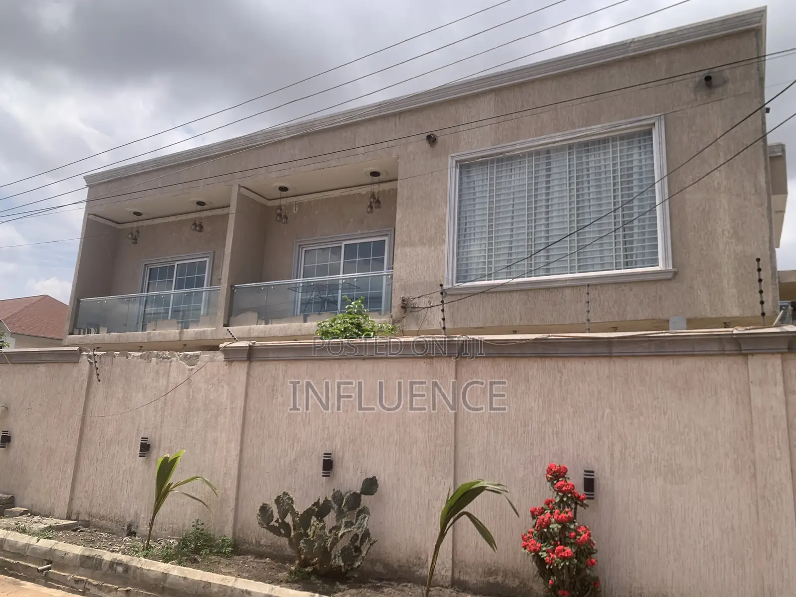 10bdrm House in Adjirigano, East Legon for sale