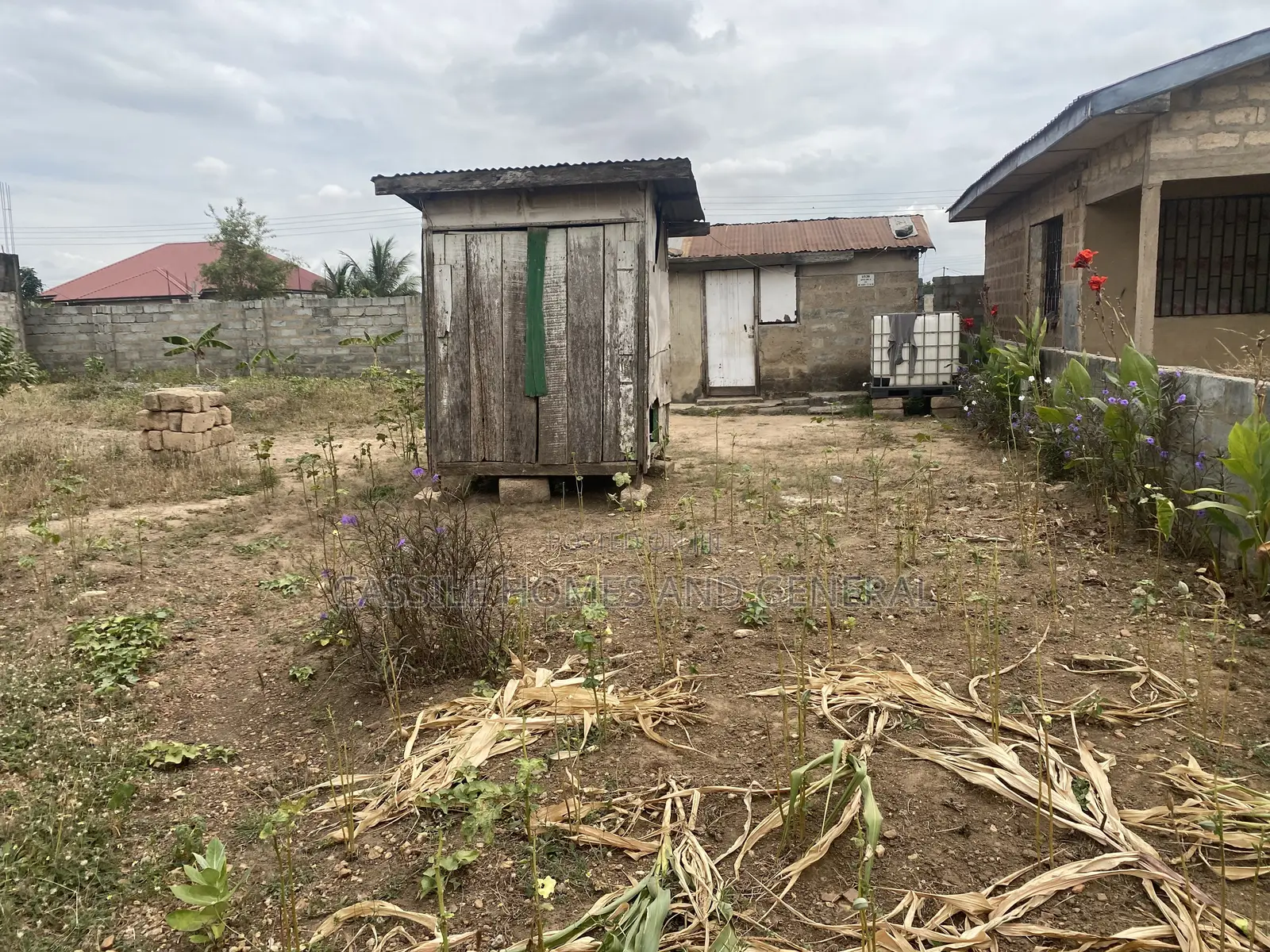 7bdrm Apartment in Peaceland Hills, Ashaiman Municipal for sale