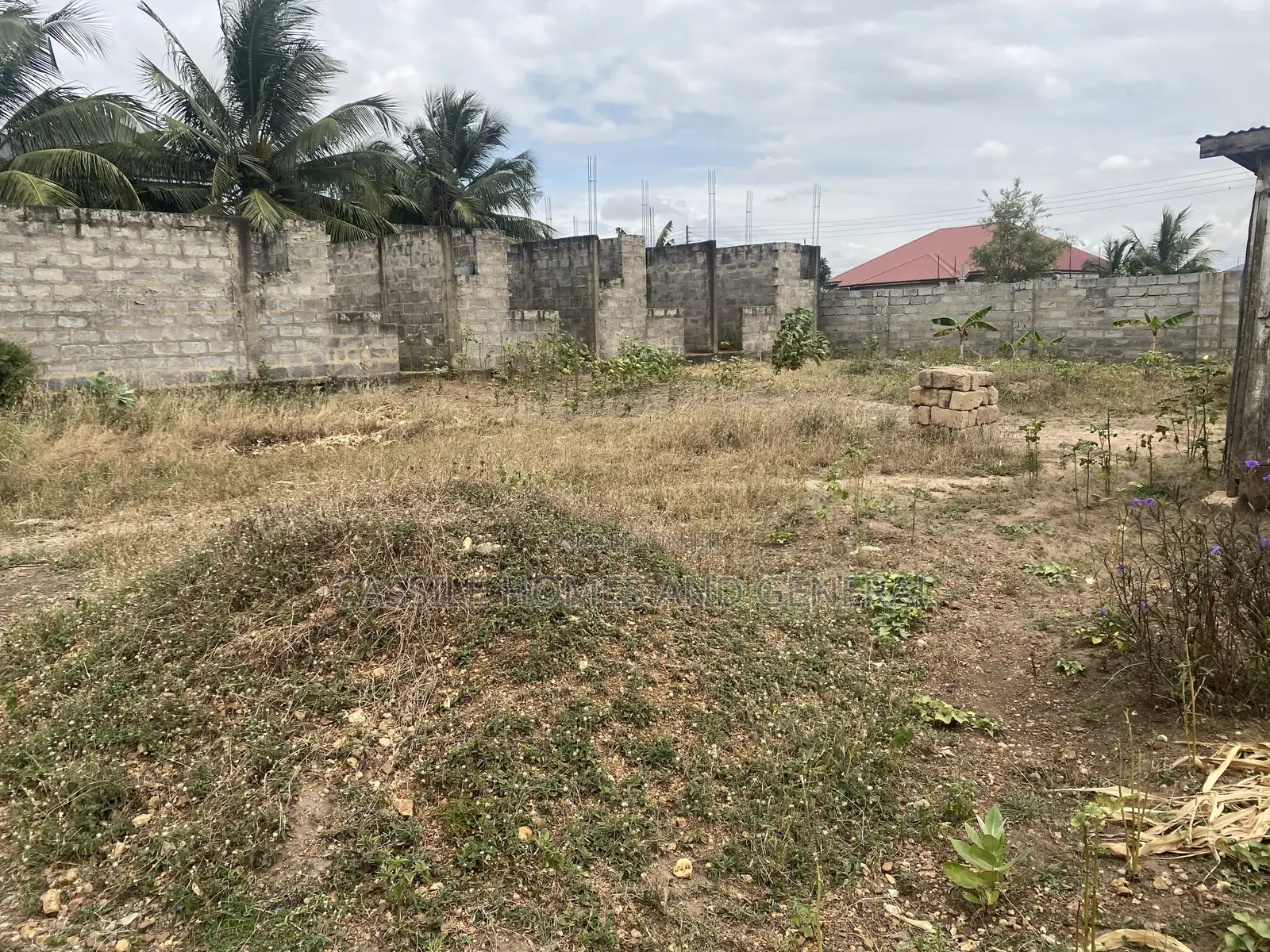 7bdrm Apartment in Peaceland Hills, Ashaiman Municipal for sale