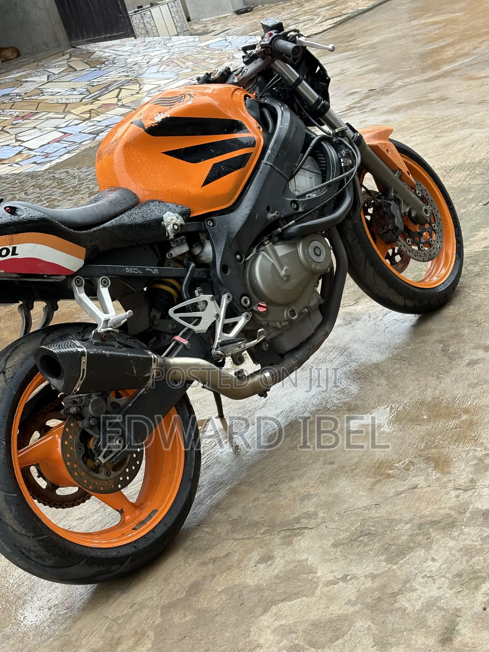 Honda CBR 2024 Orange