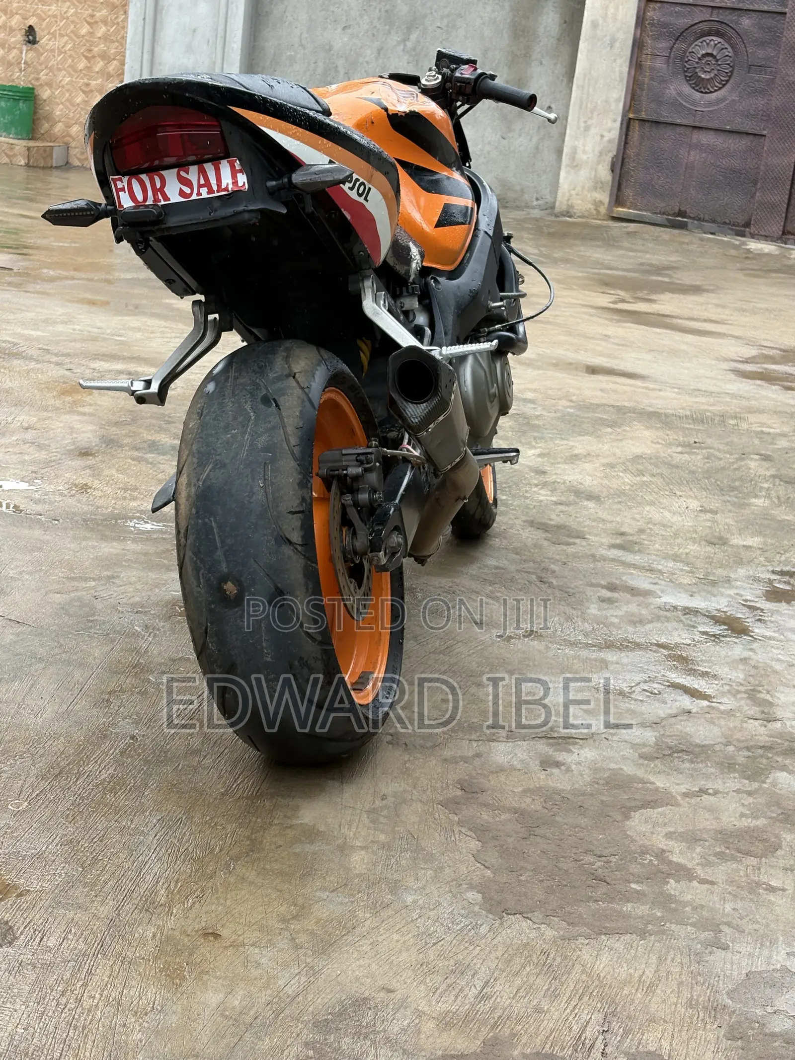 Honda CBR 2024 Orange