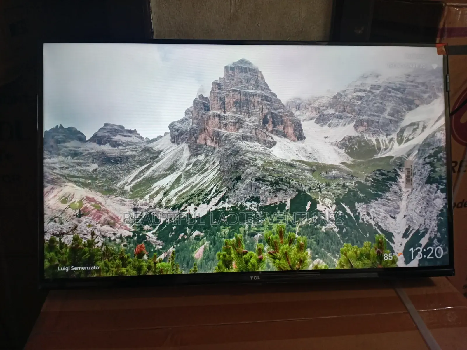 TCL Smart TV 32inches for Schools