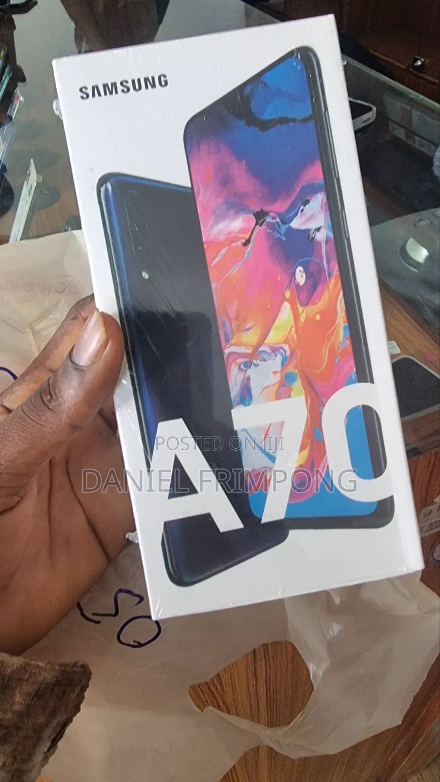 New Samsung Galaxy A70 128 GB Black