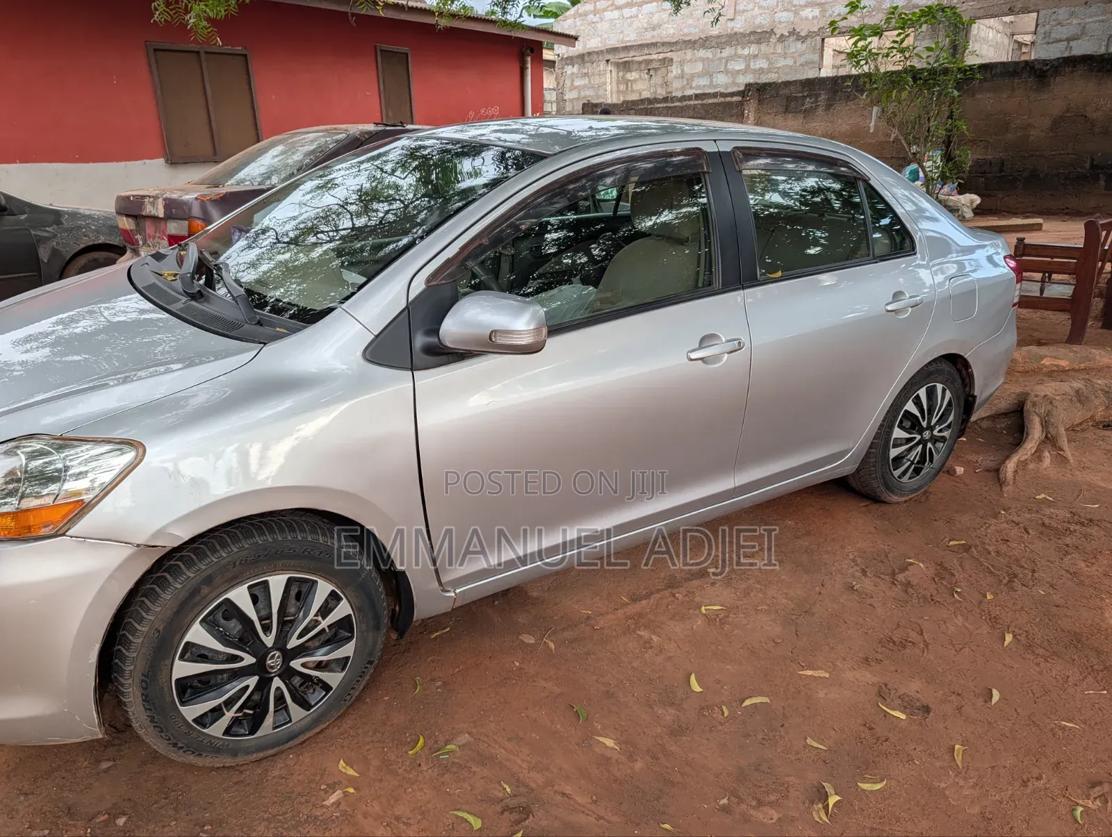 Toyota Belta 2010 Silver