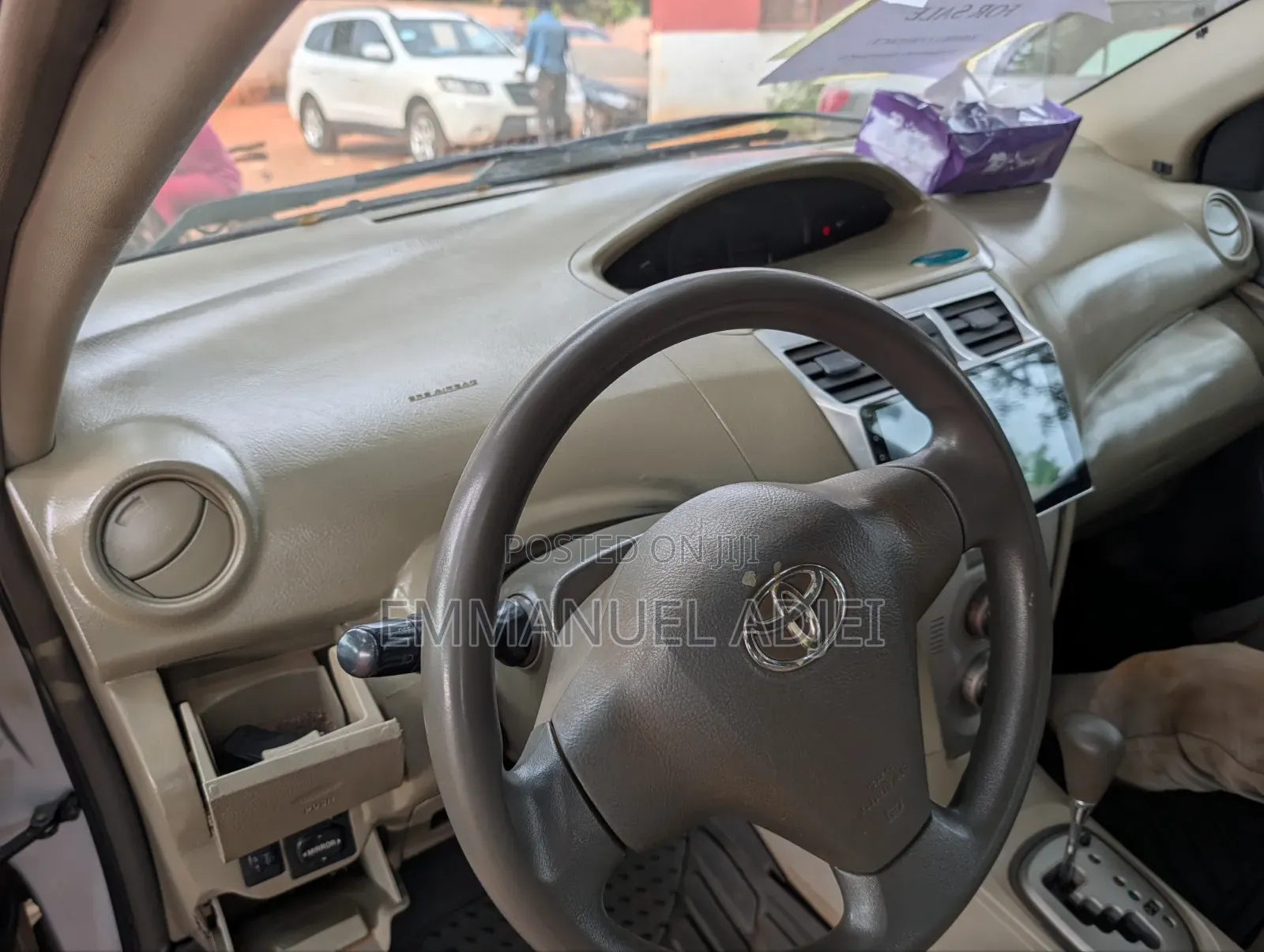Toyota Belta 2010 Silver