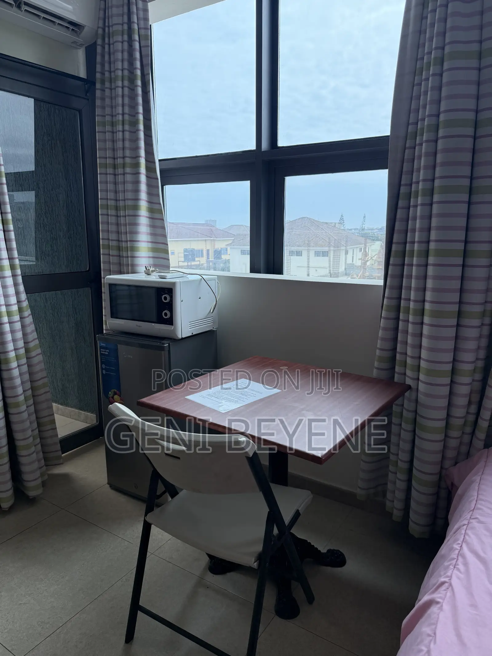 Cozy Furnished Single Room Near Labadi Beach – Short Stay