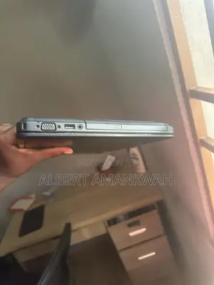 Laptop Dell Latitude 5440 8GB Qualcomm Snapdragon X Elite SSD 128GB