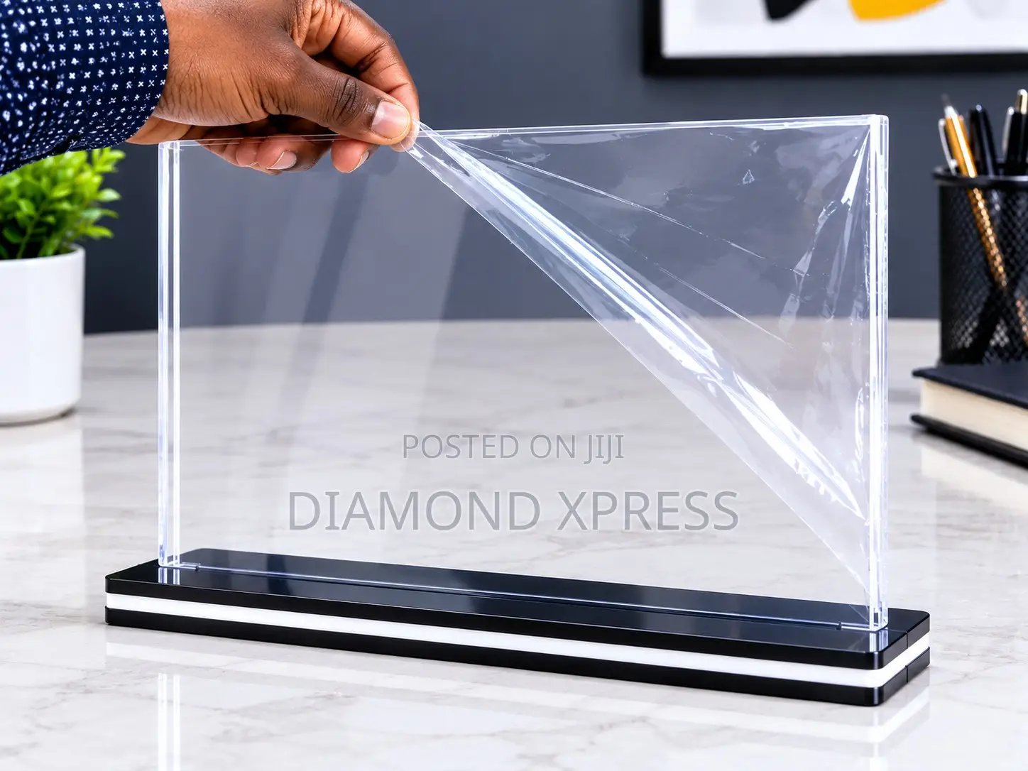Premium Acrylic Display Stand – Clear Acrylic With Black Base