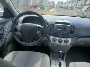 Hyundai Elantra 2008 Silver
