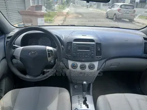 Hyundai Elantra 2008 Silver