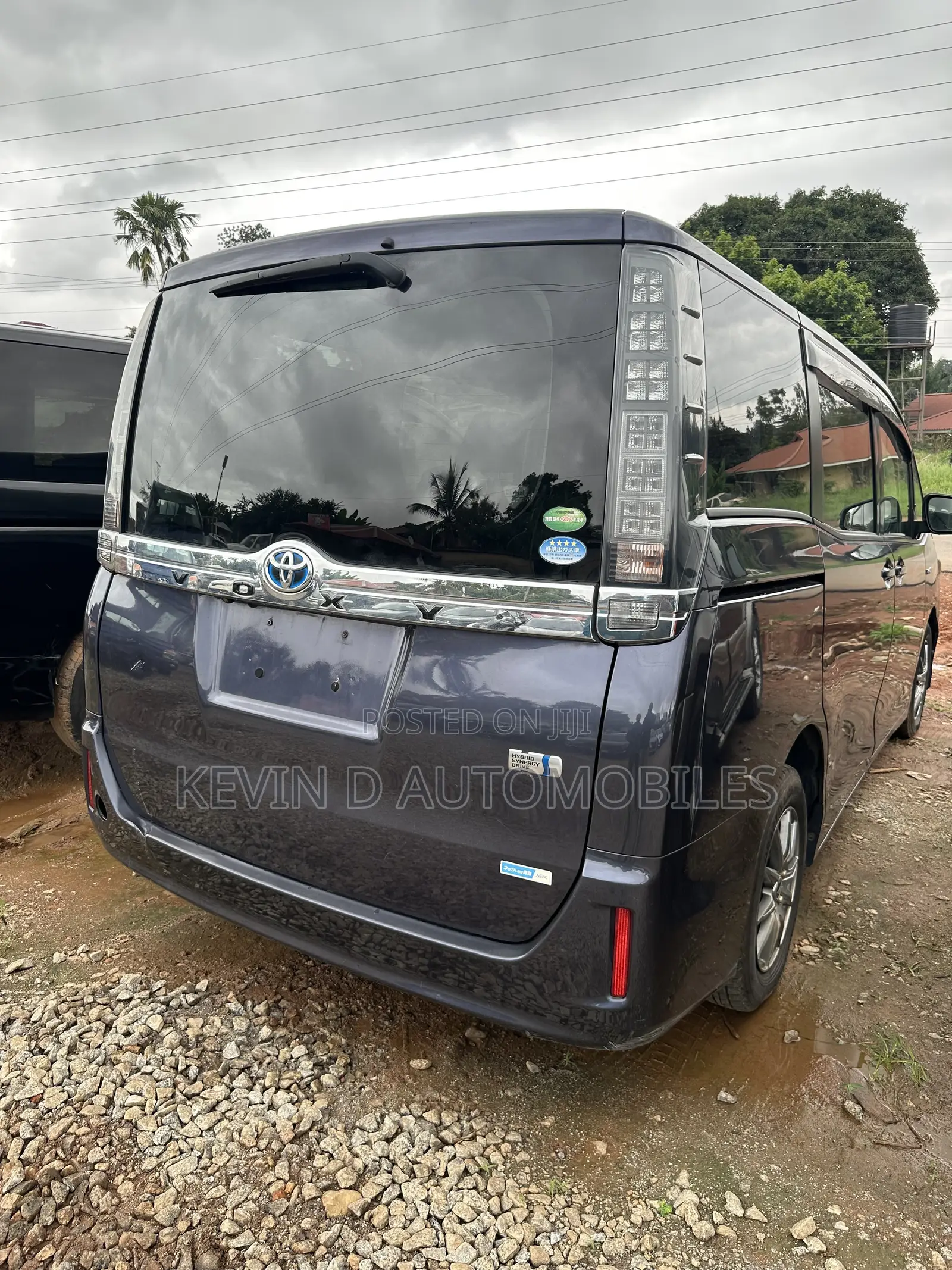 Toyota Voxy Hybrid X 2WD 7-Seater 2015 Blue
