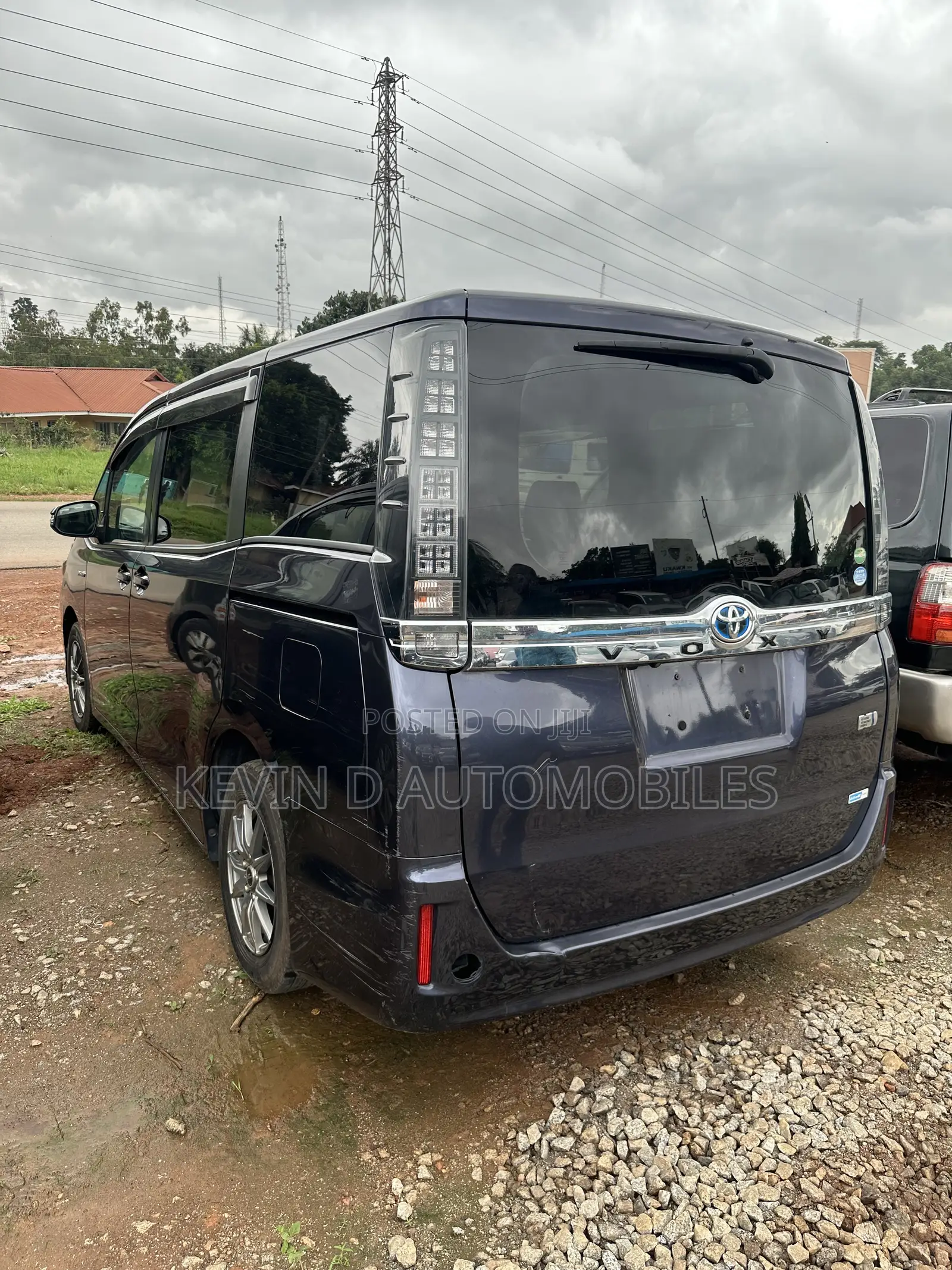 Toyota Voxy Hybrid X 2WD 7-Seater 2015 Blue