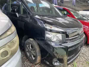 Toyota Voxy V 2WD 7-Seater 2015 Black