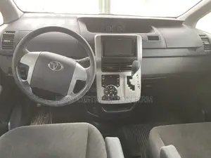 Toyota Voxy V 2WD 7-Seater 2015 Black