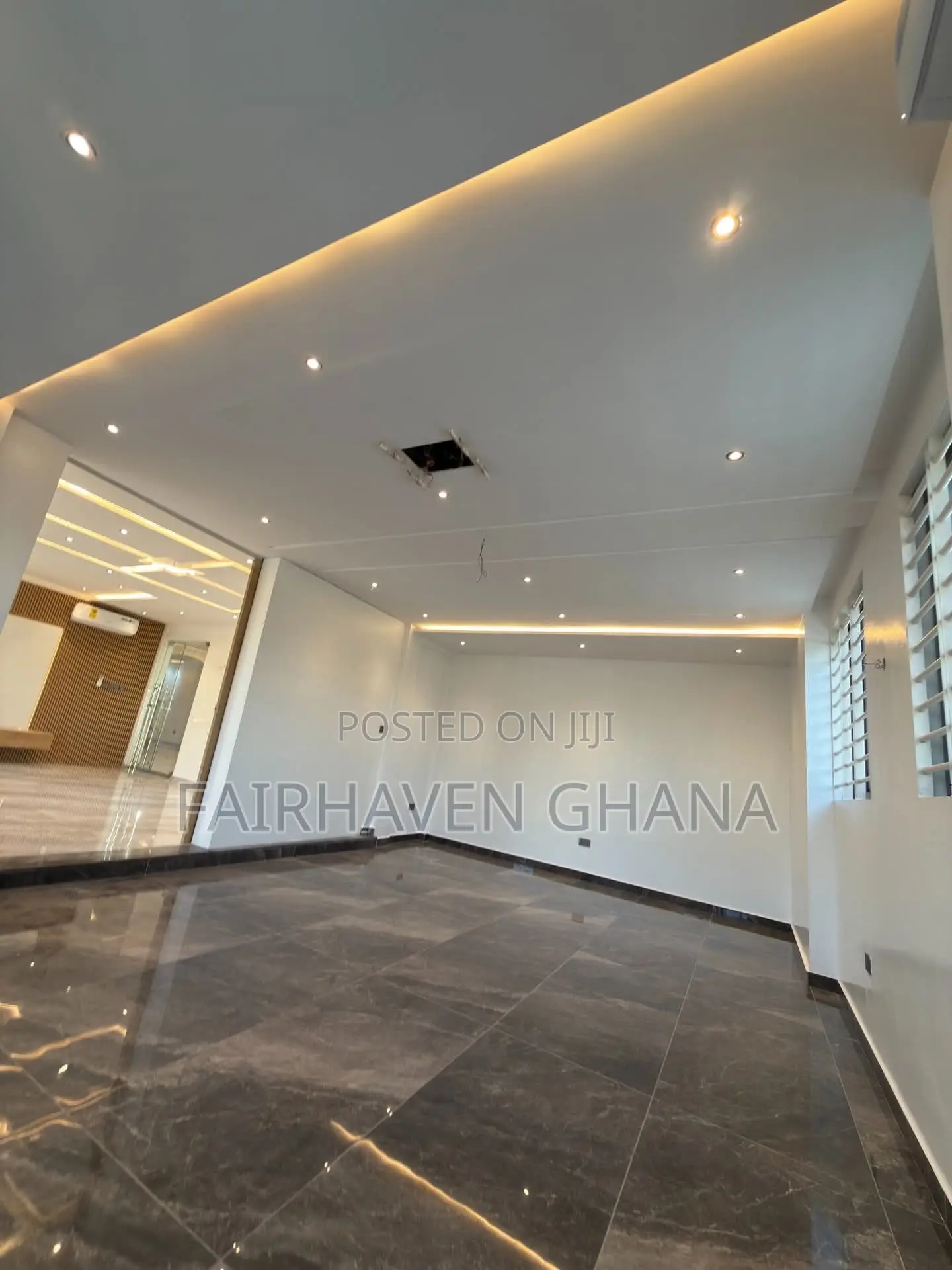 Furnished 5bdrm Apartment in Fairhaven, East Legon for sale