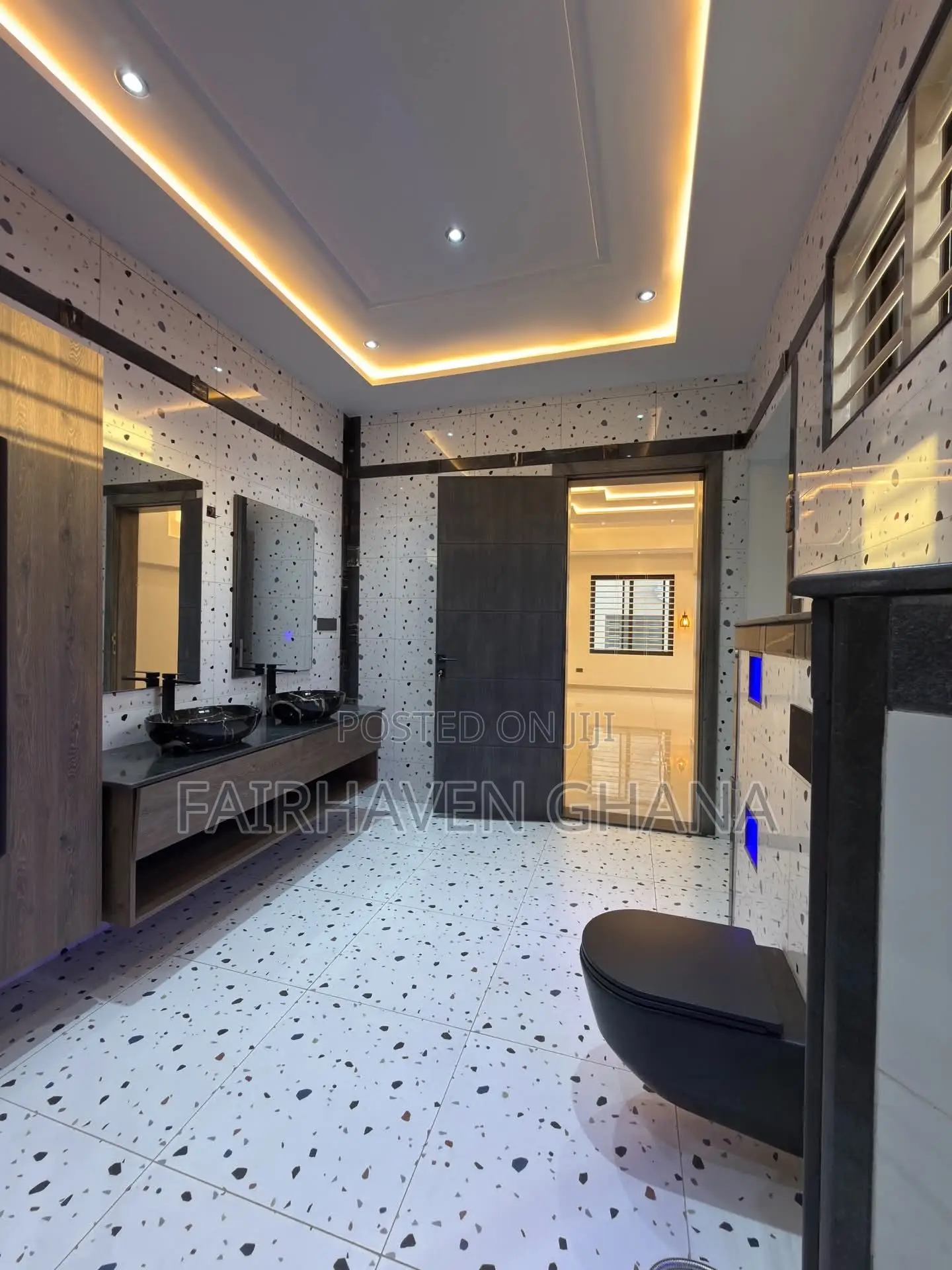 Furnished 5bdrm Apartment in Fairhaven, East Legon for sale