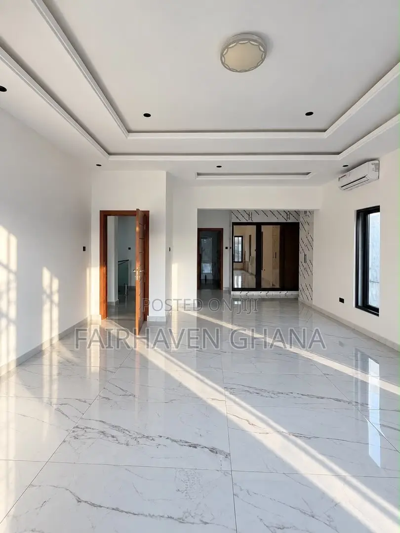 Furnished 4bdrm Apartment in Fairhaven, East Legon for sale