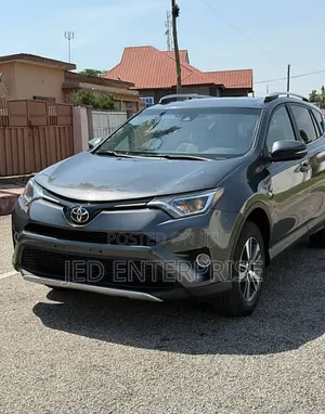 Toyota RAV4 XLE 4dr SUV (2.5L 4cyl 6A) 2018 Gray