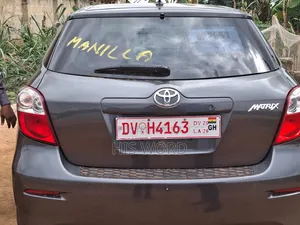 Toyota Matrix L Hatchback FWD (1.8L 4cyl) 2014
