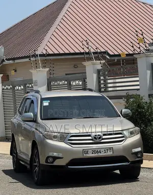 Toyota Highlander SE 3.5L 4WD 2013 Brown