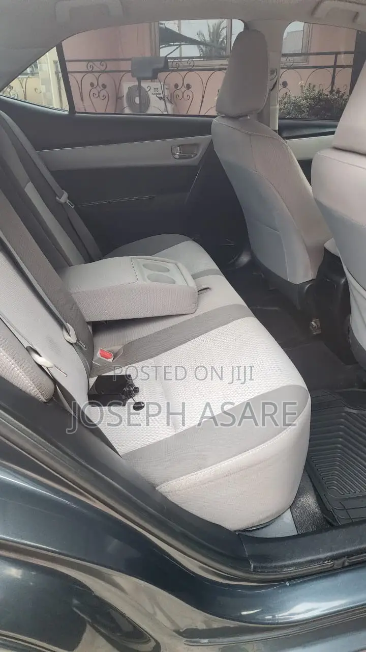 Toyota Corolla 2017 Gray