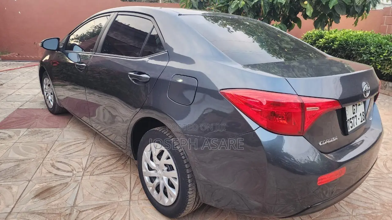 Toyota Corolla 2017 Gray