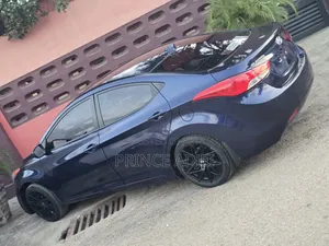 Hyundai Elantra GLS Sedan FWD (1.8L 4cyl 6A) 2013 Blue
