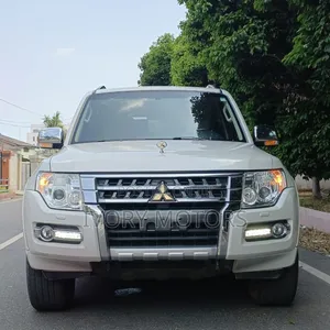 Mitsubishi Pajero V90 3.8 V6 GLS/GLX 2019 White