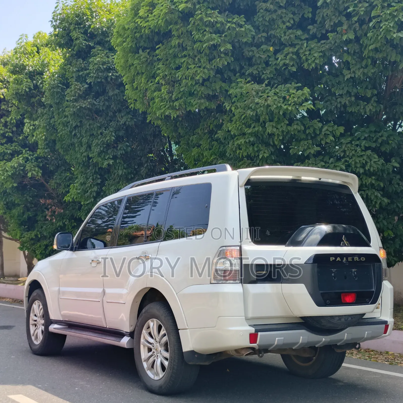 Mitsubishi Pajero V90 3.8 V6 GLS/GLX 2019 White