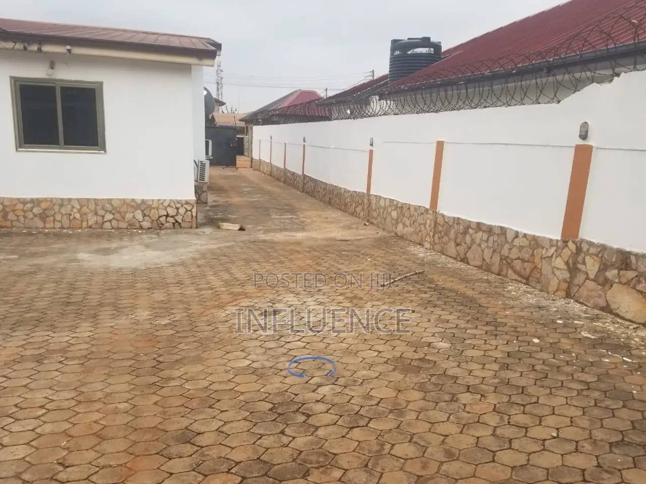 3bdrm House in Lakeside, East Legon for sale