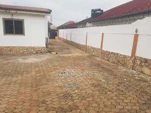 3bdrm House in Lakeside, East Legon for sale