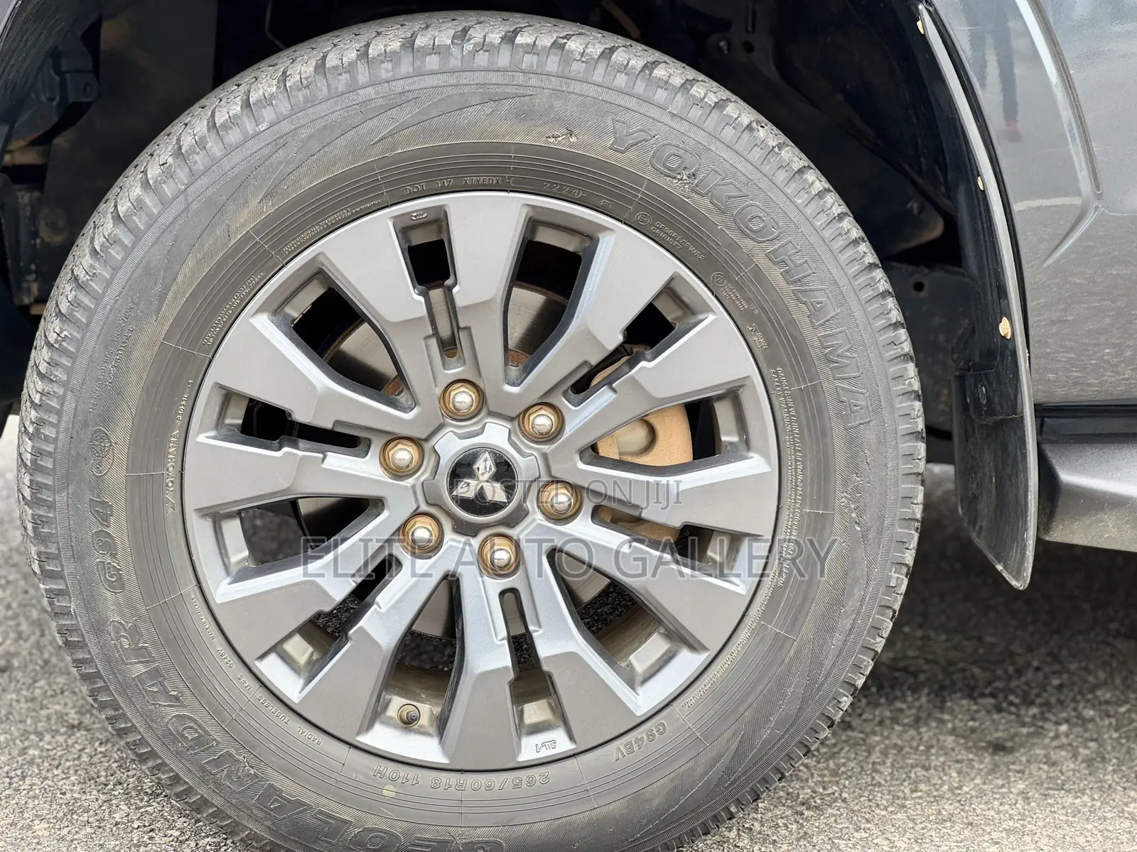 Mitsubishi L200 2024 Gray